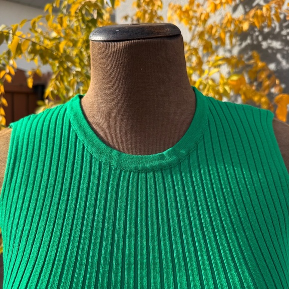 Cute Vivid kelly-green frill hem knit mini dress - Picture 6 of 6